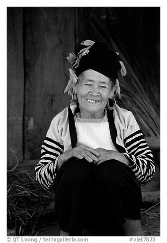 Elderly Dzao ethnic minority women, Tuan Chau. Vietnam