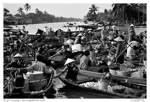 Floating market at Phung Hiep. Can Tho, Vietnam (black and white)