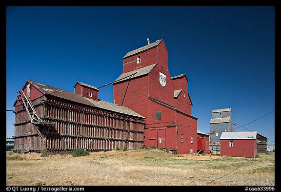 Agricultural buildings. Alberta, Canada (color)
