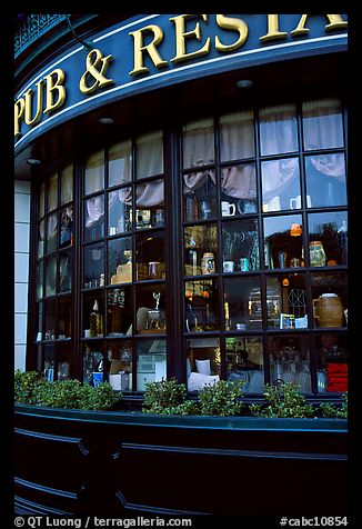 Pub and restaurant windows. Victoria, British Columbia, Canada