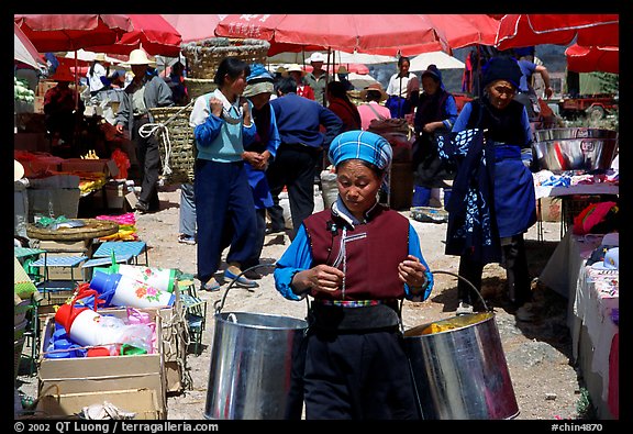 Bai woman at the Monday market. Shaping, Yunnan, China