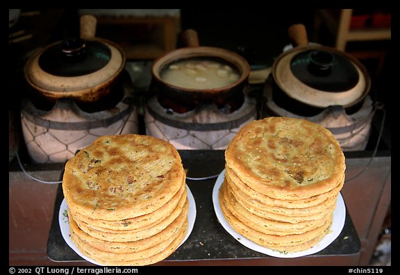 Naxi baba flatbread. Lijiang, Yunnan, China (color)
