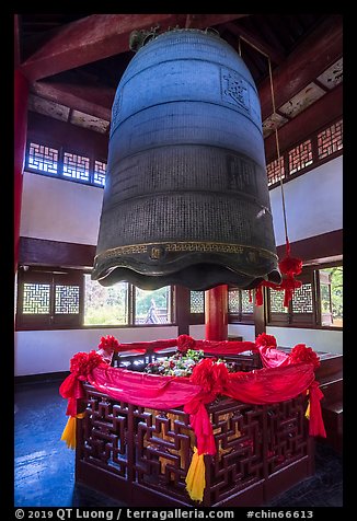 Evening Bell at Nanping Hill, Jingci Temple. Hangzhou, China (color)