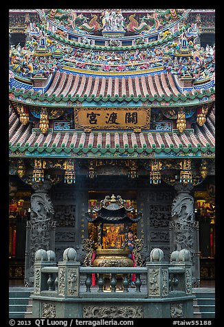 Facade, Guandu Temple. Taipei, Taiwan (color)