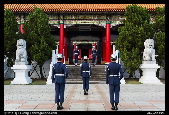 Changing of the guard ceremony, Martyrs Shrine. Taipei, Taiwan
