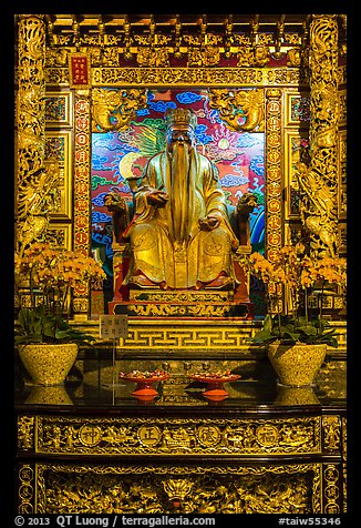 Confuscian figure on altar, Wen Wu temple. Sun Moon Lake, Taiwan