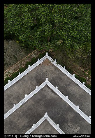 Corner of terraces seen from above, Tsen Pagoda. Sun Moon Lake, Taiwan (color)