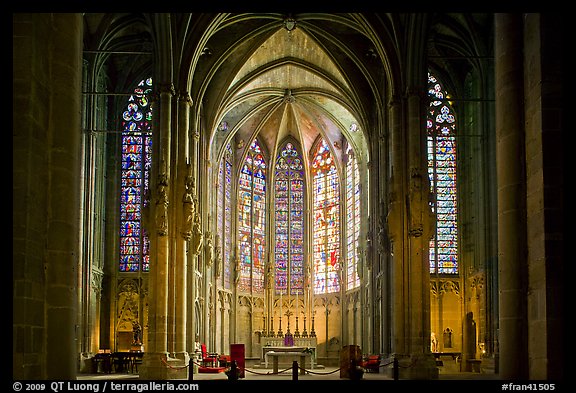 Interior and stained glass windows, basilique Saint-Nazaire. Carcassonne, France (color)