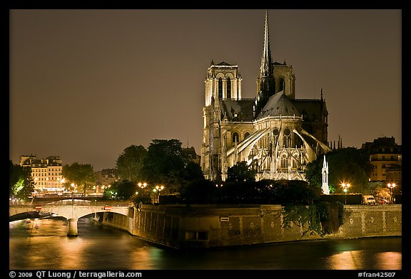 Ile de la Cite and Notre Dame de Paris rear by night. Paris, France