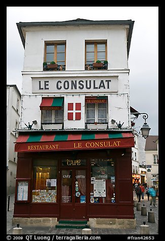 Le Consulat Restaurant, Montmartre. Paris, France (color)