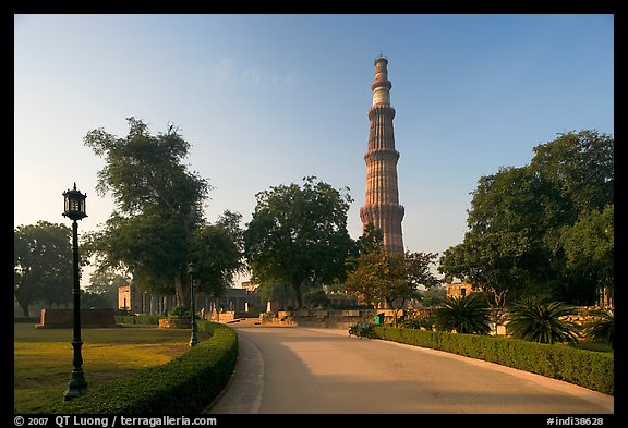 Gardens, and Qutb Minar tower. New Delhi, India (color)