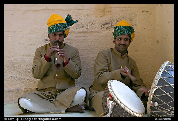 Flute and drum players, Mehrangarh Fort. Jodhpur, Rajasthan, India (color)