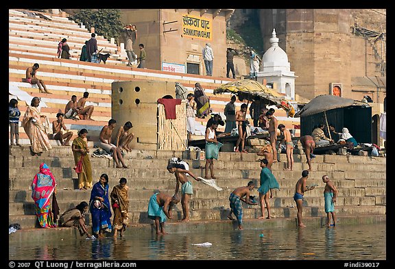 Hindu people on the steps of Sankatha Ghat. Varanasi, Uttar Pradesh, India