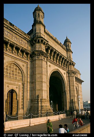 Gateway of India, early morning. Mumbai, Maharashtra, India (color)