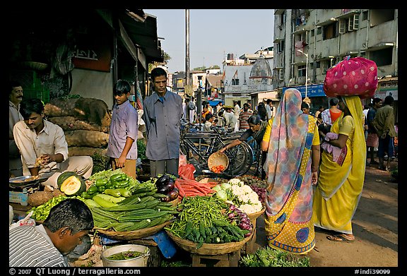 Vegetable stand, Colaba Market, Colaba Market. Mumbai, Maharashtra, India (color)