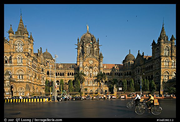 Chhatrapati Shivaji Terminus (Victoria train station), late afternoon. Mumbai, Maharashtra, India