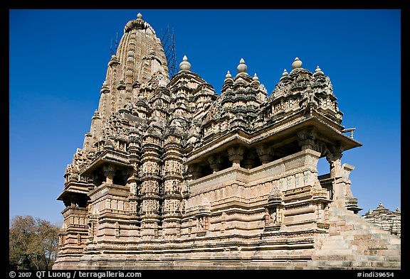 Kadariya-Mahadeva temple seen from the side. Khajuraho, Madhya Pradesh, India