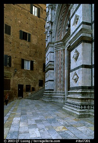 Small square besides the Duomo. Siena, Tuscany, Italy