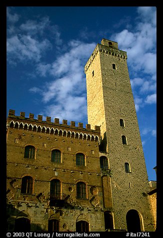 Palazzo del Popolo and Torre Grossa, early morning. San Gimignano, Tuscany, Italy (color)