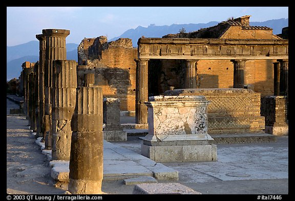 Edifici Amministrazione Publica, sunset. Pompeii, Campania, Italy