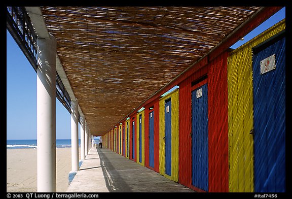 Changing rooms and beach, Paestum. Campania, Italy