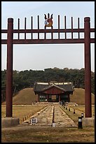 Hongsalmun gate, Sindo and Eodo stone-covered paths (Chamdo), Jongneung. Seoul, South Korea (color)