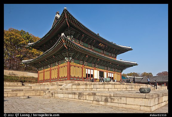 Throne Hall, Changdeokgung Palace. Seoul, South Korea (color)