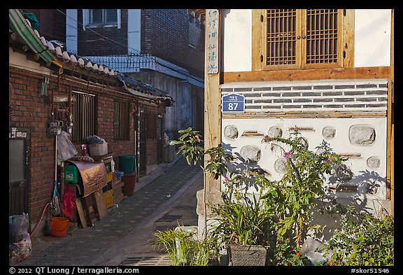 House and alley, Bukchon Hanok Village. Seoul, South Korea (color)