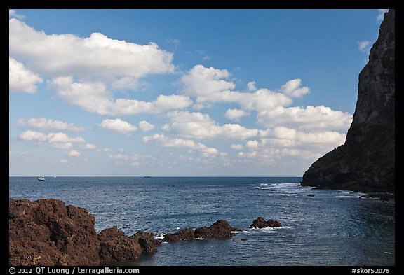 Coastline, and cliff, Seongsang Ilchulbong. Jeju Island, South Korea