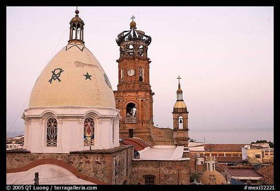 Templo de Guadalupe at dawn, Puerto Vallarta, Jalisco. Jalisco, Mexico (color)