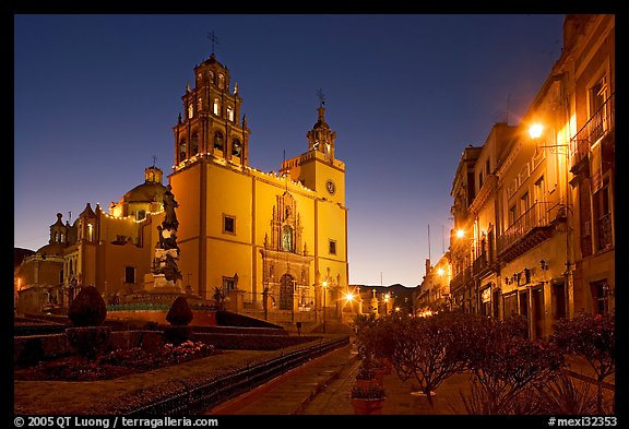 Plaza de la Paz and Basilica de Nuestra Senora de Guanajuato at dawn. Guanajuato, Mexico