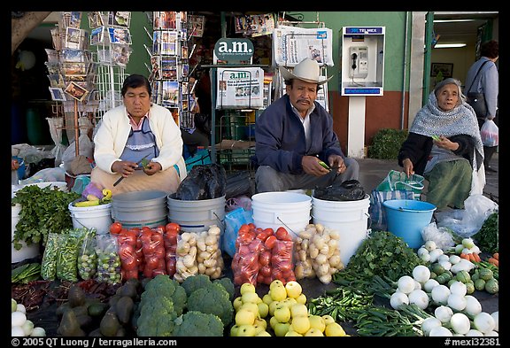 Fruit and vegetable vendors on the street. Guanajuato, Mexico (color)