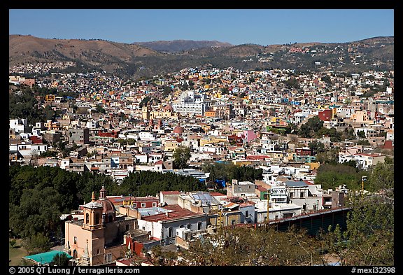 Panoramic view of the city, mid-day. Guanajuato, Mexico (color)