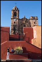 Girls in front of La Valenciana church, late afternoon. Guanajuato, Mexico ( color)