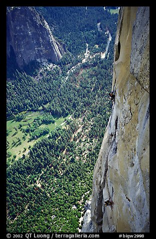 Valerio Folco and Tom McMillan on the crux pitch (second to last). El Capitan, Yosemite, California (color)
