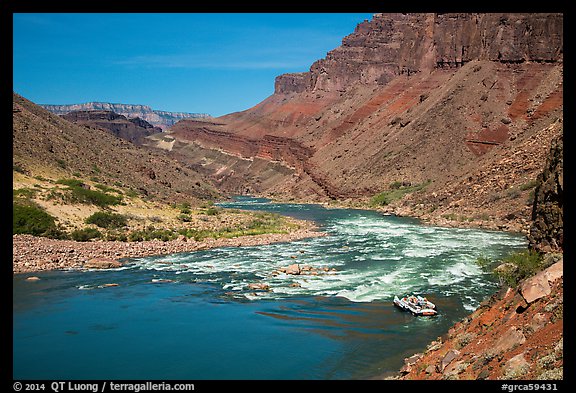 Raft entering Hance Rapids. Grand Canyon National Park, Arizona