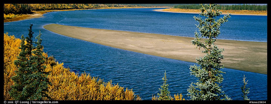 Sand bank in wide Kobuk River. Kobuk Valley National Park, Alaska, USA.
