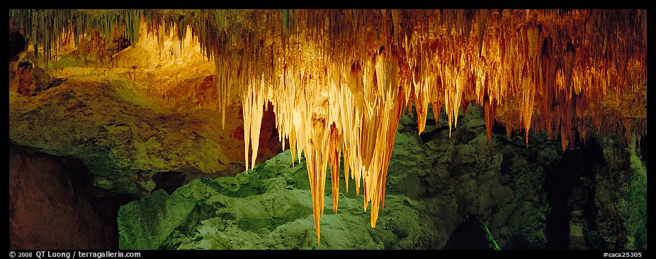 Stalactite Chandelier. Carlsbad Caverns National Park, New Mexico, USA.