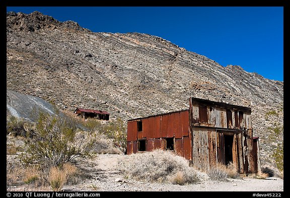 Leadfield. Death Valley National Park (color)