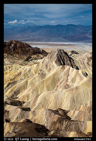 Manly Beacon and main valley. Death Valley National Park (color)