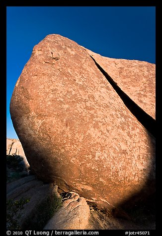 Split rock. Joshua Tree National Park (color)