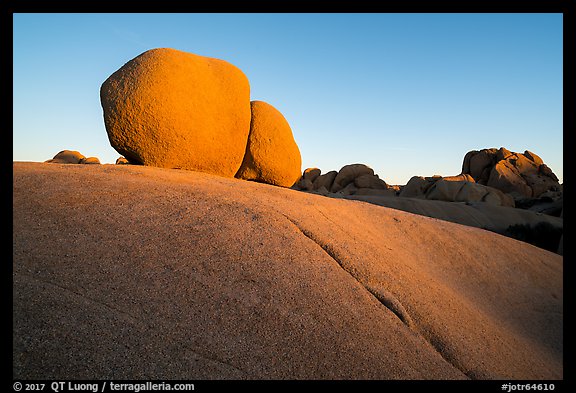 Twin boulders and crack at sunrise. Joshua Tree National Park (color)