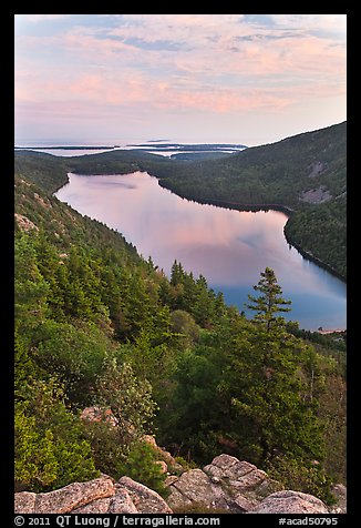 Jordan Pond and islands from Bubbles at sunset. Acadia National Park, Maine, USA.