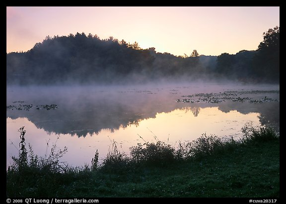 Mist raising from Kendall Lake at sunrise. Cuyahoga Valley National Park, Ohio, USA.
