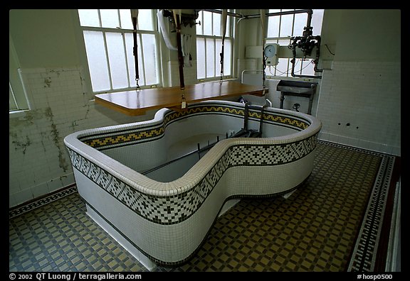 Tile-covered tub, Fordyce bathhouse. Hot Springs National Park (color)