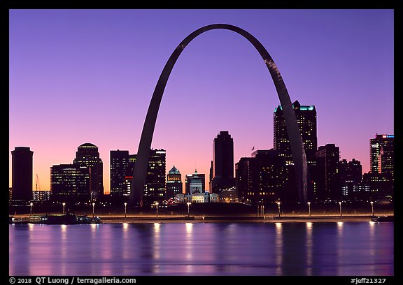 Arch and downtown skyline at sunset. Gateway Arch National Park (color)