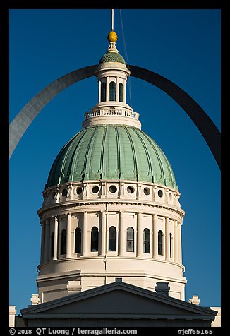 Historic Old Courthouse dome and Arch. Gateway Arch National Park (color)