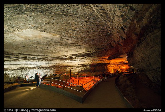 Vistors in Rotunda Room. Mammoth Cave National Park, Kentucky, USA.