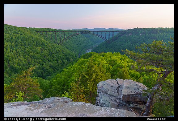 New River Gorge Bridge from Long Point, dawn. New River Gorge National Park and Preserve, West Virginia, USA.