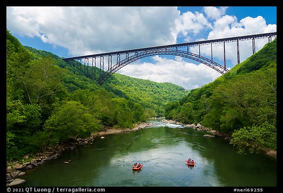 Rafting under New River Gorge Bridge. New River Gorge National Park and Preserve, West Virginia, USA.